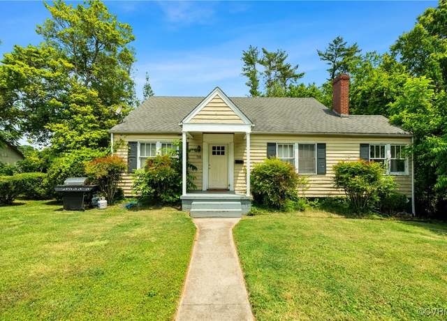 Property at 702 Irving St, Farmville, VA 23901, 4 beds, 3 baths