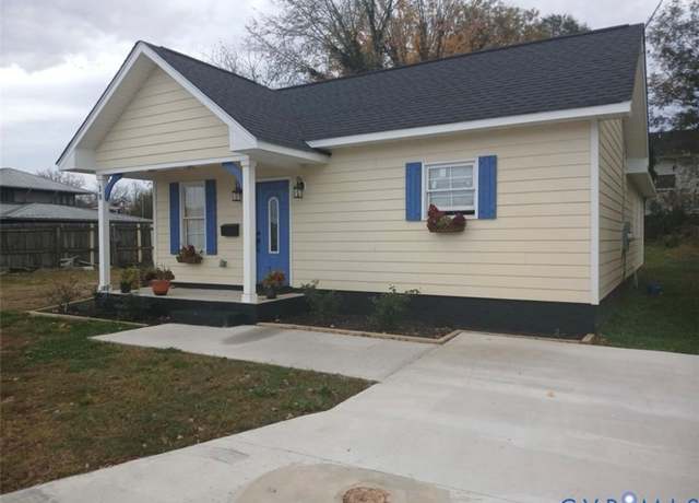 Property at 18 Walnut Ln, Petersburg, VA 23803, 3 beds, 2 baths