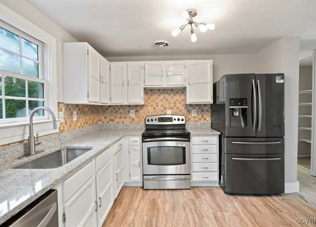 Property at 4916 Fairlake Ln, Glen Allen, VA 23060, 3 beds, 2 baths