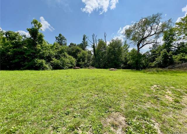 Property at 520 Elm St, Petersburg, VA 23803