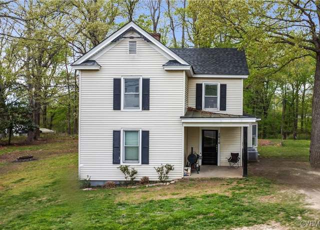 Property at 1016 Court St, Victoria, VA 23974, 3 beds, 1.5 baths