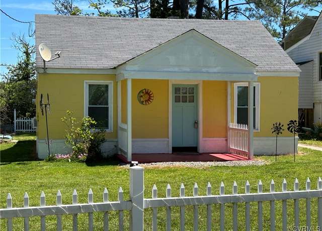 Property at 41 Hobday St, Mathews, VA 23128, 2 beds, 1 bath