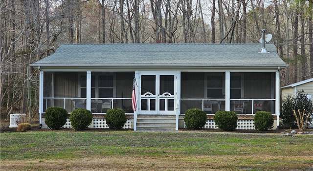 Photo of 24 Creeks End Ln, Kilmarnock, VA 22482