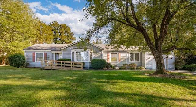 Photo of 921 S Broad St, Kenbridge, VA 23944