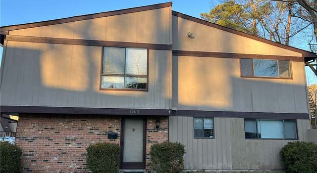 Photo of 1202 Willow Green Dr, Newport News, VA 23602