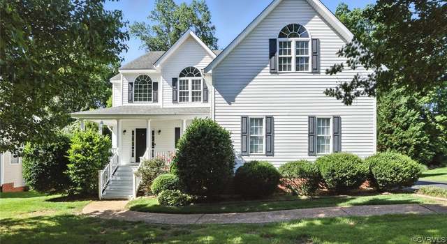 Photo of 8949 Hollow Oak Dr, Midlothian, VA 23112