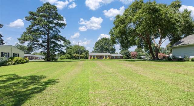 Photo of 341 Cross St, Urbanna, VA 23175