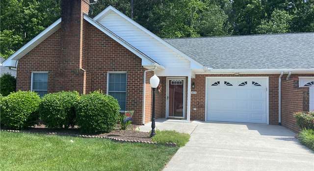 Photo of 423 Cobblestone Dr, Hopewell, VA 23860