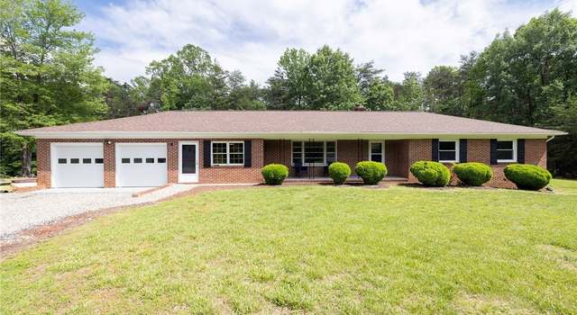 Photo of 215 Glen Rd, Dillwyn, VA 23936