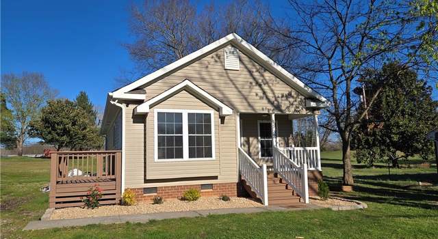 Photo of 1536 Cumberland Rd, Farmville, VA 23901