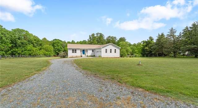 Photo of 10835 Shannon Hill Rd, Louisa, VA 23093