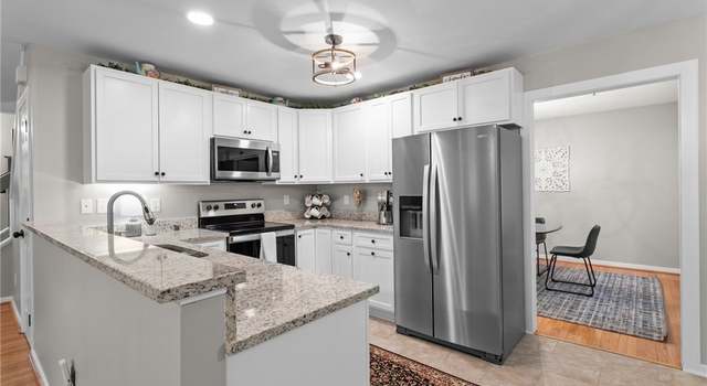 Photo of 14302 Shelter Cove Rd, Midlothian, VA 23112