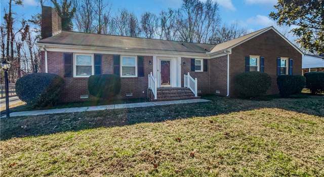 Photo of 1215 Elmwood Dr, Colonial Heights, VA 23834