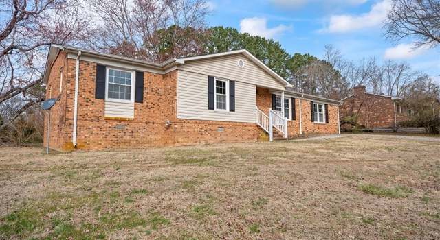 Photo of 105 Thomas Cir, Farmville, VA 23901