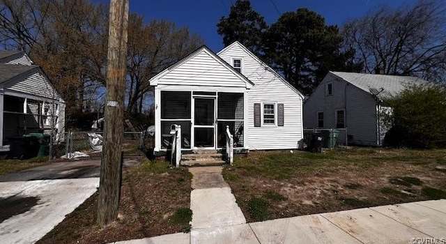 Photo of 202 E Westover Ave, Colonial Heights, VA 23834