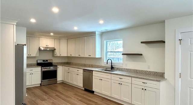 Photo of 1441 Salton Dr, Chesapeake, VA 23325