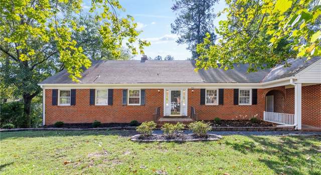 Photo of 811 Forestview Dr, Colonial Heights, VA 23834