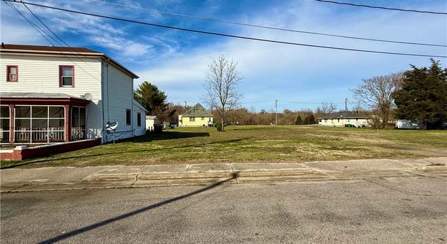 Photo of 135 Witten St, Petersburg, VA 23803