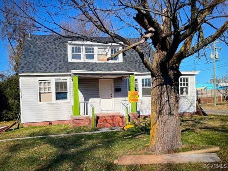 Photo of 2012 Greenwood Dr Portsmouth, VA 23702
