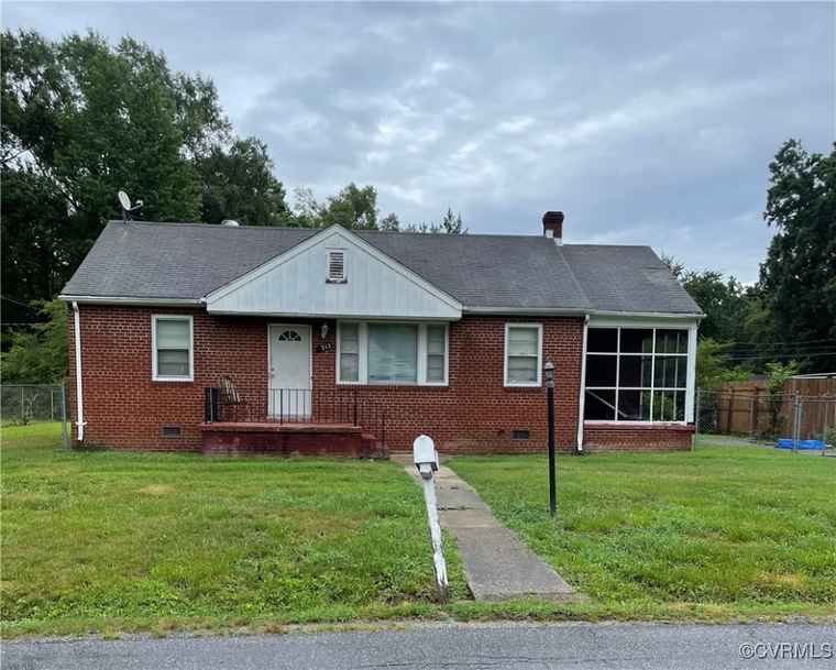 Photo of 5213 Weatherford Rd Richmond, VA 23224