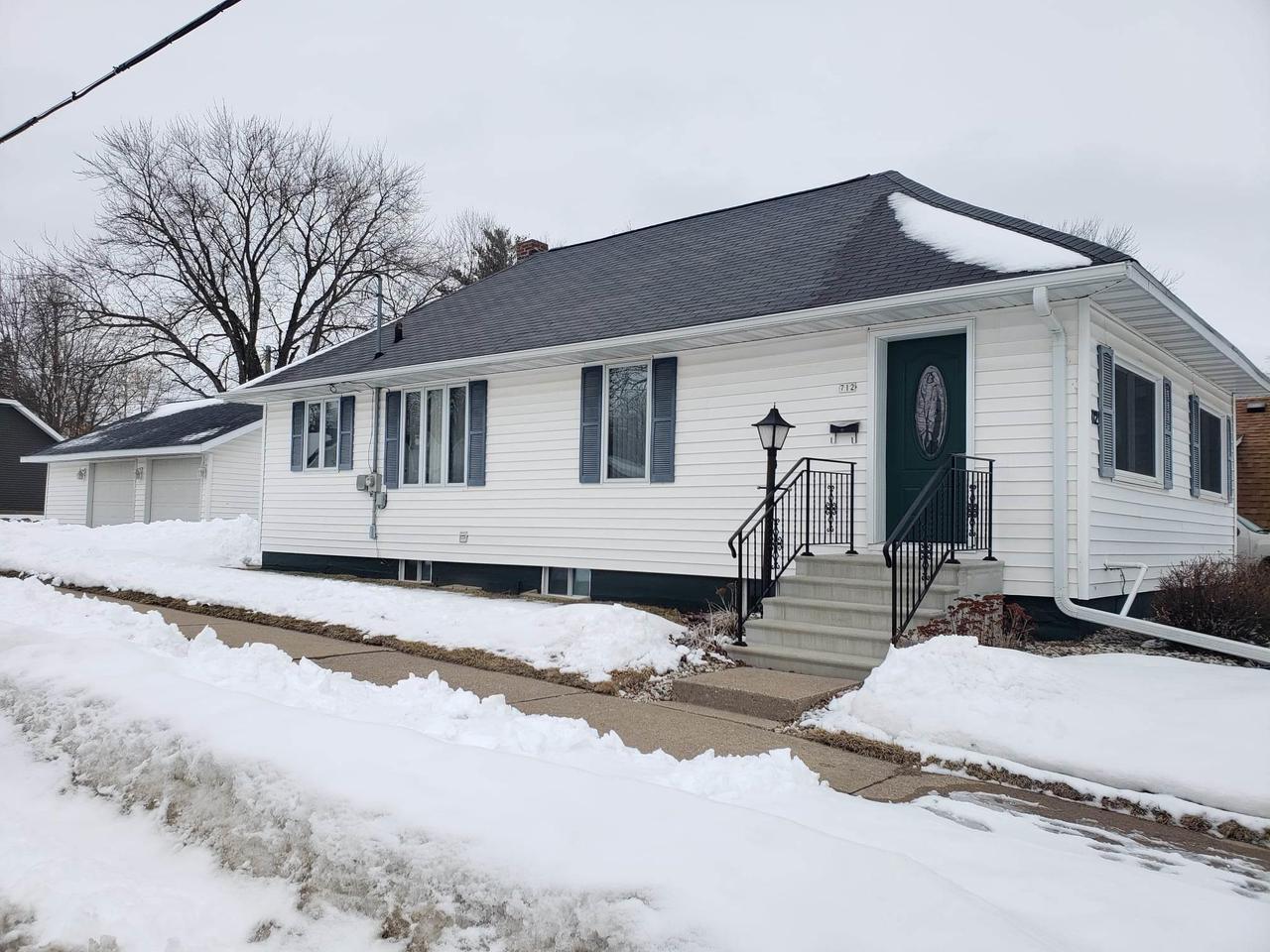 712 S Peach Ave, Marshfield, WI 54449 | MLS# 22231302 | Redfin