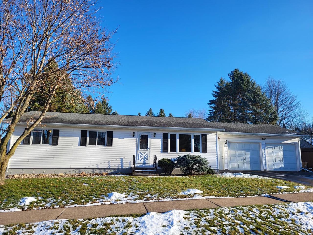 305 N Cherry Ave, Marshfield, WI 54449 | MLS# 22235380 | Redfin