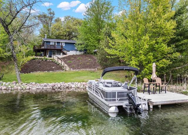 Property at N1386 W Stratton Rd, Waupaca, WI 54981, 2 beds, 2 baths