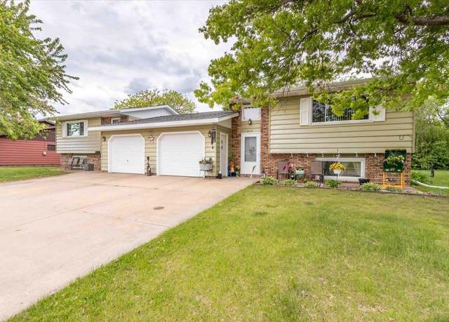 Property at 2220 16th Street South Unit 2222 16th Street Sou, Wisconsin Rapids, WI 54494, 4 beds, 3 baths