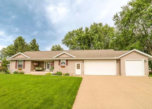 Property at 1610 E Cleveland St, Marshfield, WI 54449, 4 beds, 3 baths