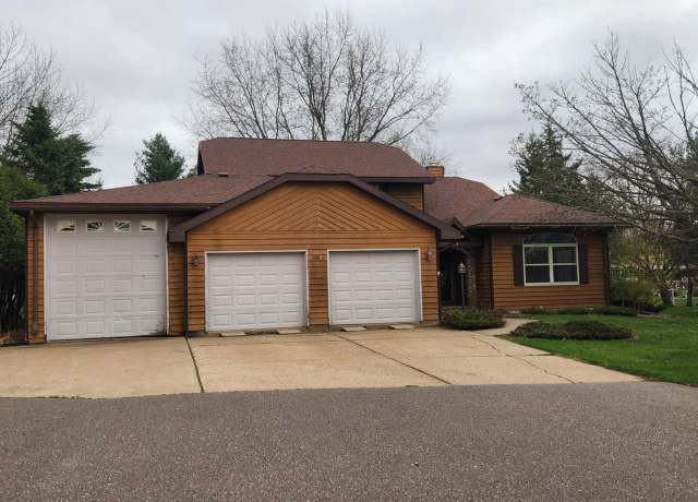 Property at 1509 N North Hills Ave, Marshfield, WI 54449, 4 beds, 2.5 baths