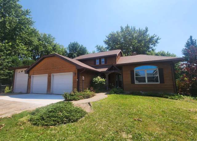 Property at 1509 N North Hills Ave, Marshfield, WI 54449, 4 beds, 2.5 baths