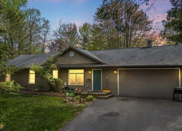 Property at 9205 Woehrle Ln, Marshfield, WI 54449, 3 beds, 2 baths
