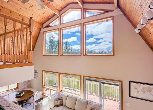 Property at W11202 Apache Rd, Plainfield, WI 54966, 4 beds, 3 baths