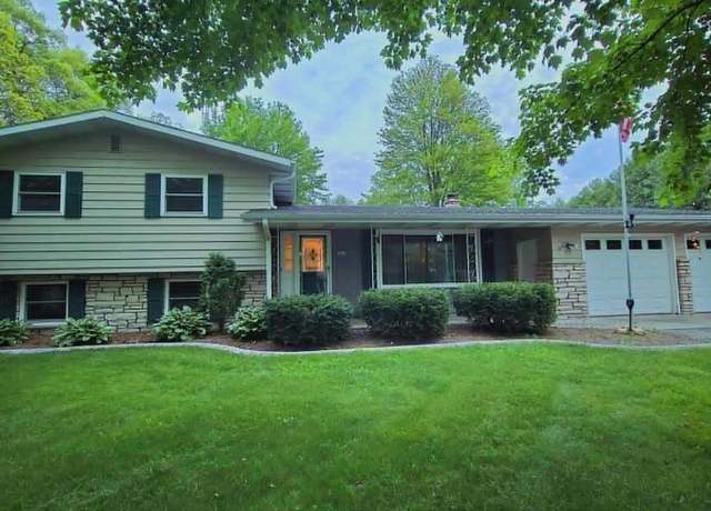 Property at 1617 Stockton Rd, Stevens Point, WI 54482, 3 beds, 2.5 baths