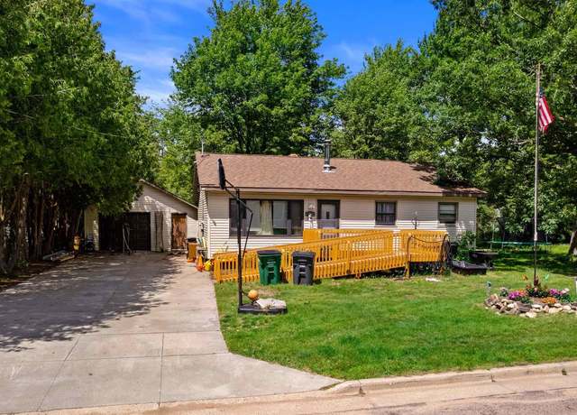 Property at 2341 Irving St, Wisconsin Rapids, WI 54494, 3 beds, 1 bath