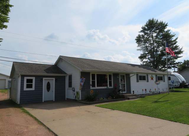 Property at 2517 W Main St, Merrill, WI 54452, 4 beds, 2 baths