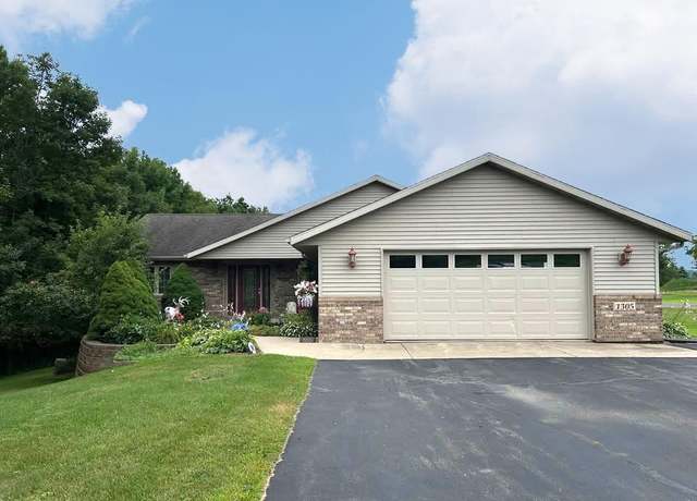 Property at 1305 Eden Dr, Wausau, WI 54401, 2 beds, 2 baths