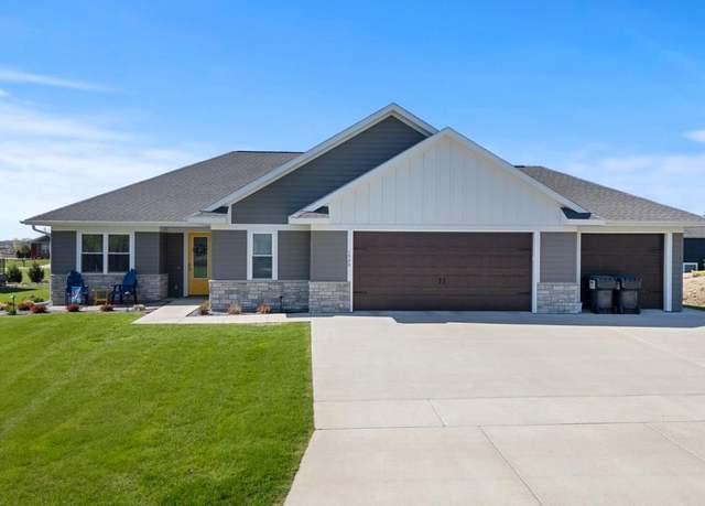 Property at 1520 Green Acres Dr, Marshfield, WI 54449, 3 beds, 2 baths