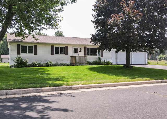 Property at 3008 W Huetter St, Marshfield, WI 54449, 3 beds, 1.5 baths