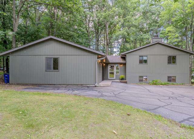 Property at 152660 Parrot Ln, Wausau, WI 54401, 3 beds, 2 baths