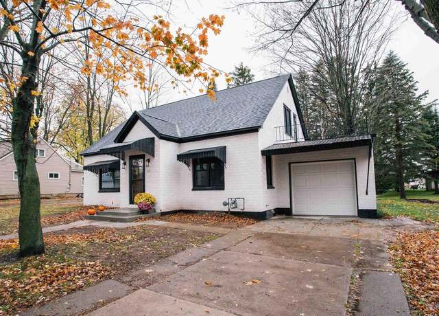 Property at 113 N Andrews Ave, Greenwood, WI 54437, 4 beds, 3 baths