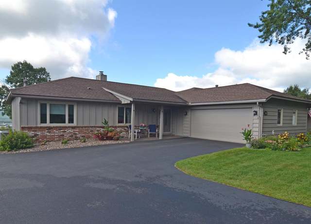 Property at 2205 Ridge View Dr, Wausau, WI 54401, 4 beds, 3 baths
