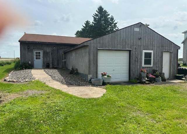 Property at W4221 Apple Ave, Medford, WI 54451, 5 beds, 2 baths