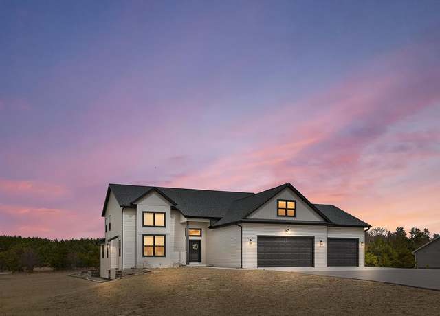 Property at 5462 Prairie Dr, Stevens Point, WI 54482, 4 beds, 3.5 baths