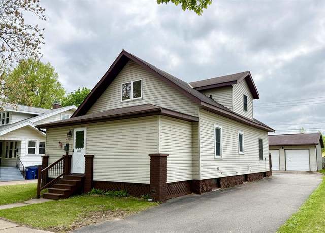 Property at 1020 S 8th Ave, Wausau, WI 54401, 3 beds, 2 baths