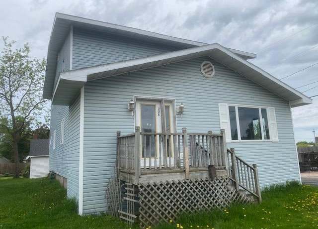 Property at 208 E 4th St, Marshfield, WI 54449, 3 beds, 1 bath