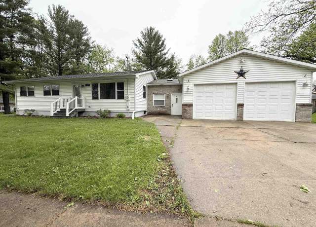 Property at 1208 E Blodgett St, Marshfield, WI 54449, 3 beds, 2 baths