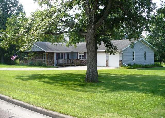 Property at 405 E Depot St, Greenwood, WI 54437, 3 beds, 2 baths