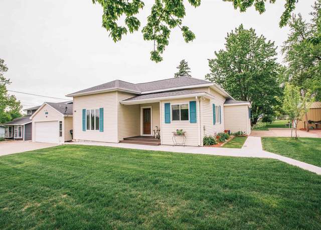 Property at 208 W Miller St, Greenwood, WI 54437, 3 beds, 2 baths