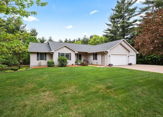 Property at 4520 Black Forest Dr, Wisconsin Rapids, WI 54494, 5 beds, 3.5 baths